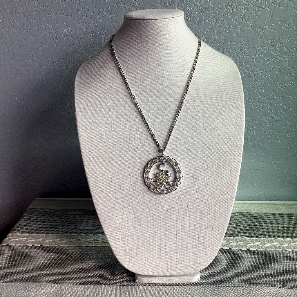 Swan Necklace 60$